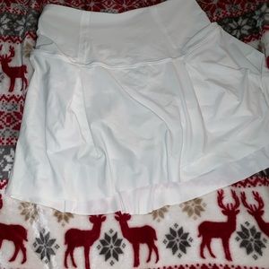 white lulu lemon skirt size 2